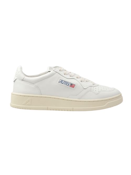sneakers da uomo in pelle colore bianco tallone bianco AUTRY | AULMLL15
