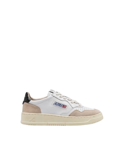 sneakers da uomo in pelle colore bianco e suede colore beige con tallone nero AUTRY | AULMLS21