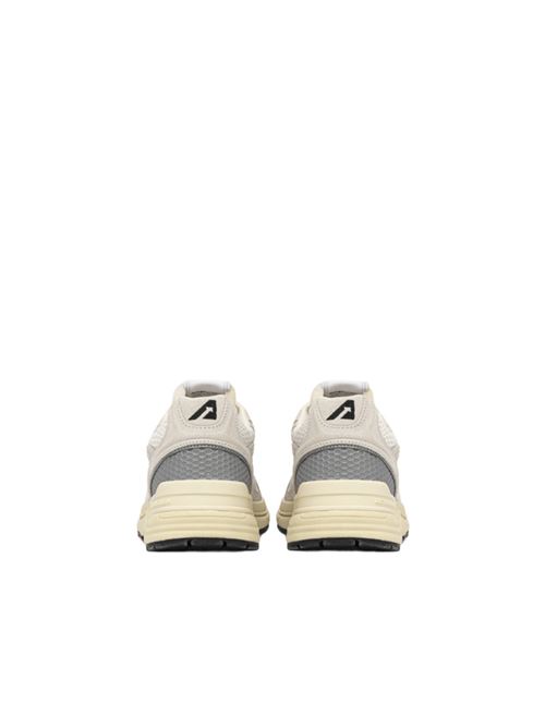 Sneakers da uomo in mesh e suede color bianco e argento AUTRY | HYLMUM10