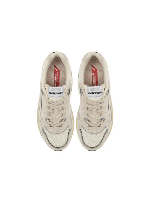 Sneakers da uomo in mesh e suede color bianco e argento AUTRY | HYLMUM10