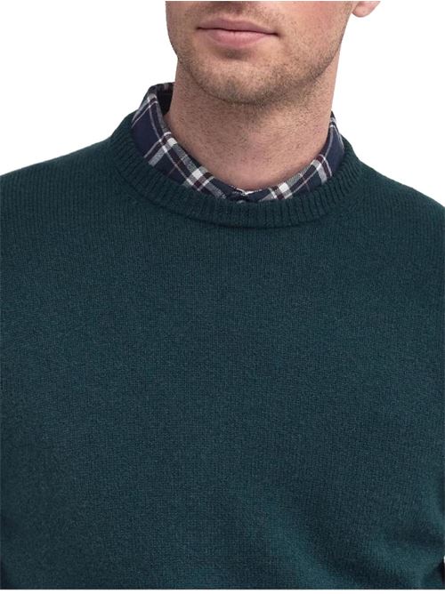 Maglia da uomo in lana, girocollo con toppe in alcantara sui gomiti colore verde BARBOUR | MKN0584MKNGN59