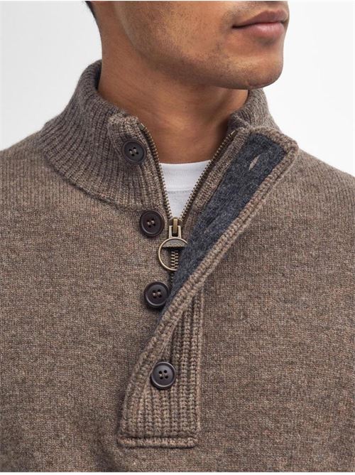 Maglia da uomo in lana con mezza zip e toppe sui gomiti colore marrone chiaro BARBOUR | MKN0585MKNST71