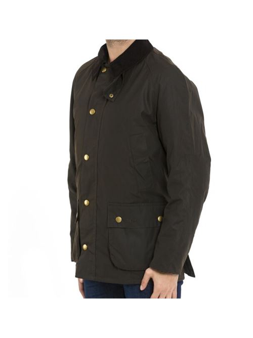 Giacca da uomo in cotone cerato con colletto in velluto e due spacchi posteriori colore verde oliva BARBOUR | MWX0339MWXOL71