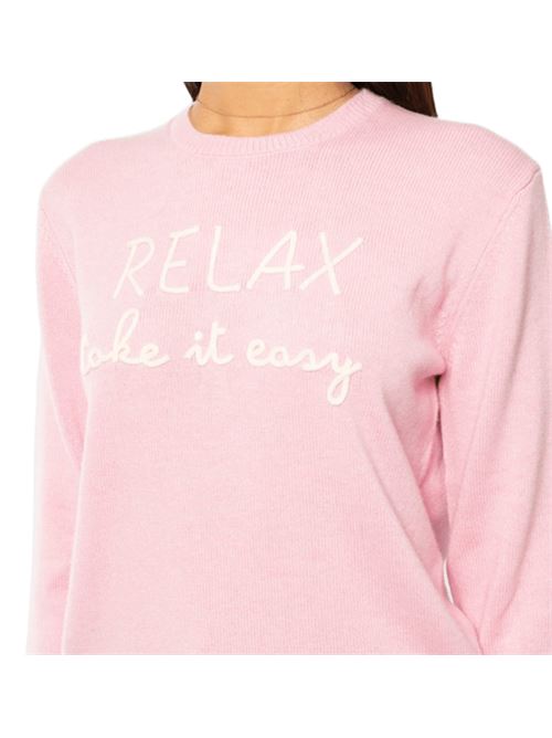 Maglia da donna in misto lana e cashmere, girocollo, scritta a cordonetto in bianco RELAX TAKE IT EASY , colore rosa. MC2 SAINT BARTH | QUE001003960I23EMB