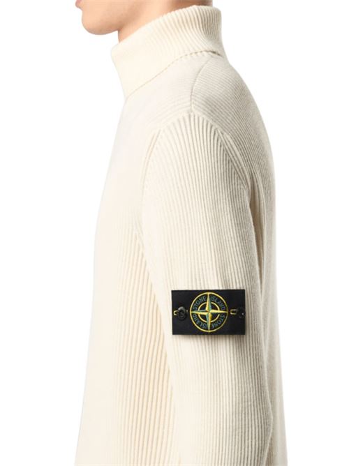 Maglione da uomo dolcevita finemente rifinito a costine colore avorio STONE ISLAND | 5100052S00C2V0093