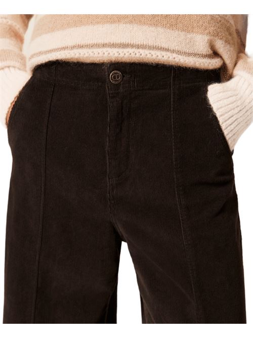 Pantaloni da donna in velluto stretch, gamba ampia, color marrone scuro. TWINSET | 252TT218011054